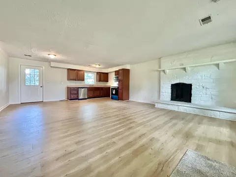 Living - 2395 Highway 452, Eubank, KY 42567 photo 5 of 6