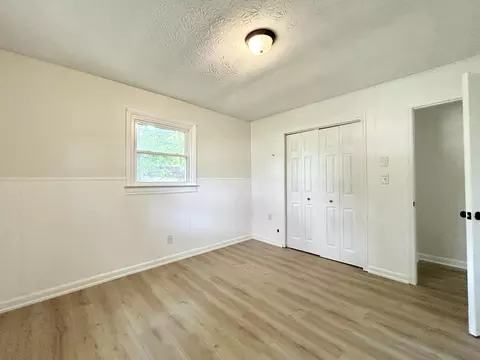 Bedroom - 2395 Highway 452, Eubank, KY 42567 photo 5 of 6
