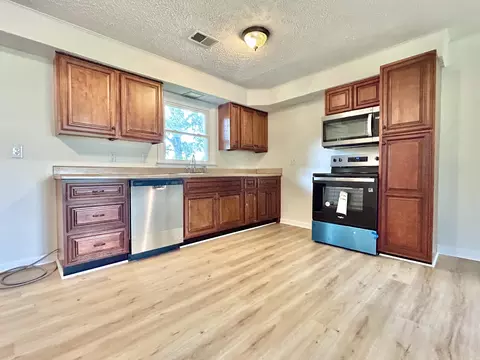 Kitchen - 2395 Highway 452, Eubank, KY 42567 photo 1 of 1