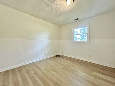 Bedroom - 2395 Highway 452, Eubank, KY 42567 photo 1 of 6