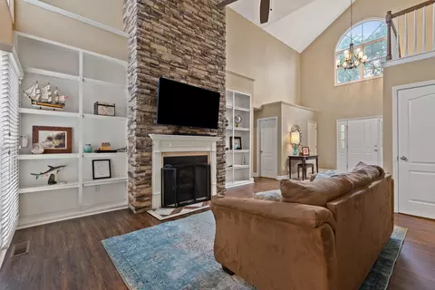 900 Andover Woods Ln, Lexington, KY 40509