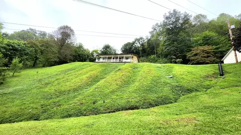37 Hamilton Ln, Hazard, KY 41701