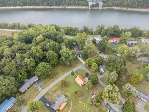 View/Area - 376 E French Ave, Burnside, KY 42519 photo 1 of 3