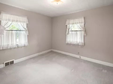 Bedroom - 376 E French Ave, Burnside, KY 42519 photo 7 of 10