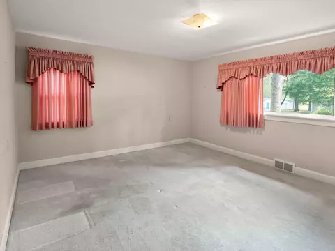 Bedroom - 376 E French Ave, Burnside, KY 42519 photo 3 of 10
