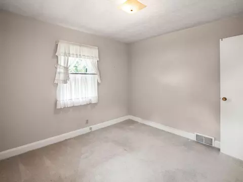 Bedroom - 376 E French Ave, Burnside, KY 42519 photo 8 of 10