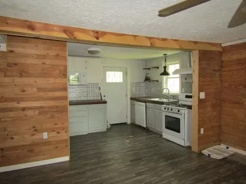 Kitchen - 27 Charter Oaks Dr, Gray, KY 40734 photo 2 of 4