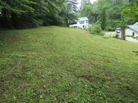 Exterior - 27 Charter Oaks Dr, Gray, KY 40734 photo 9 of 20
