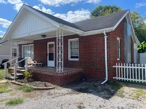 63 S 2nd St, Allen, KY 41601