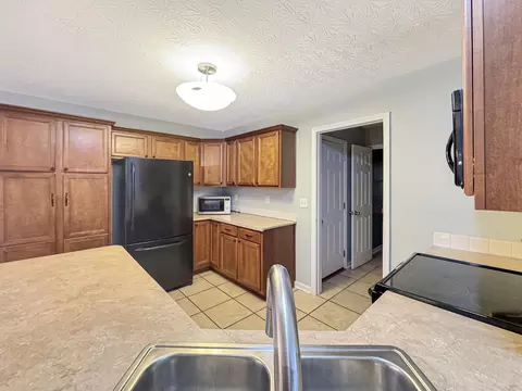 Kitchen - 102 Wharton Ct, Georgetown, KY 40324 photo 2 of 3