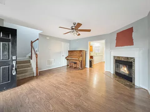 Living - 102 Wharton Ct, Georgetown, KY 40324 photo 2 of 3