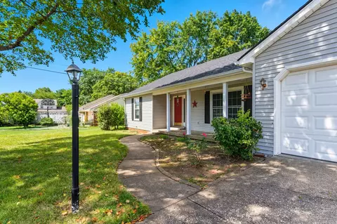 414 Normandy Rd, Versailles, KY 40383