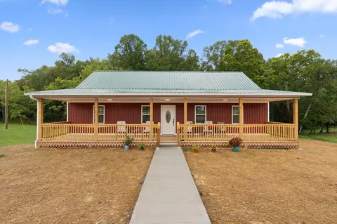 20 Beechwood Dr, Irvine, KY 40336