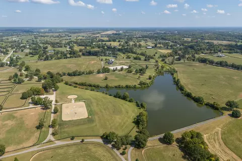 687 Carrick Pike, Georgetown, KY 40324