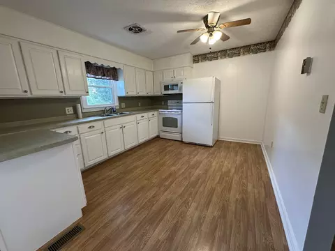 Kitchen - 107 Rogers Ln, Faubush, KY 42544 photo 1 of 1