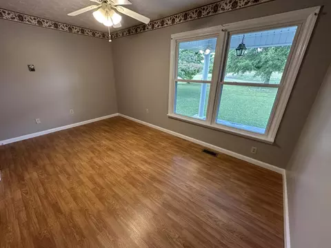 Bedroom - 107 Rogers Ln, Faubush, KY 42544 photo 2 of 7