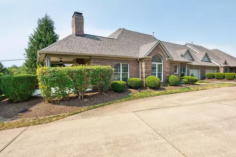 1561 Pine Needles Ln, Lexington, KY 40513