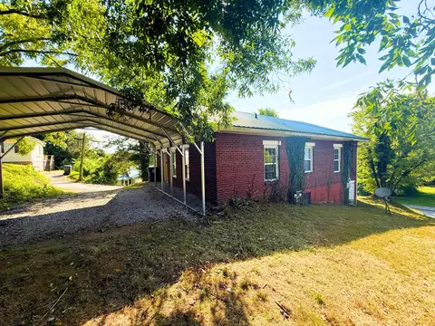 Exterior - 502 W 3rd St, Corbin, KY 40701 photo 2 of 11