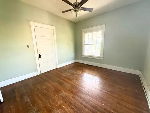 Bedroom - 502 W 3rd St, Corbin, KY 40701 photo 6 of 8