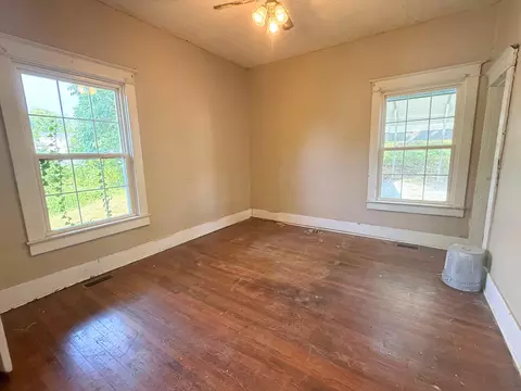 Bedroom - 502 W 3rd St, Corbin, KY 40701 photo 5 of 8