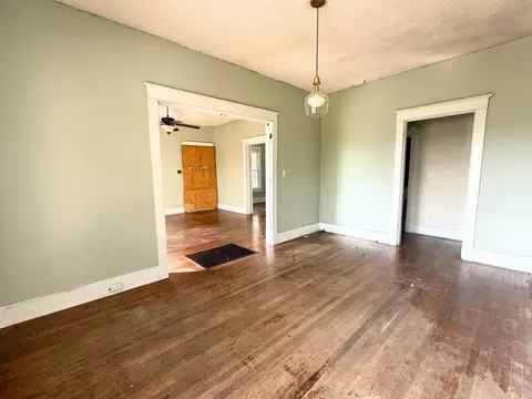 Living - 502 W 3rd St, Corbin, KY 40701 photo 1 of 6