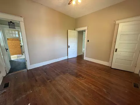 Bedroom - 502 W 3rd St, Corbin, KY 40701 photo 3 of 8