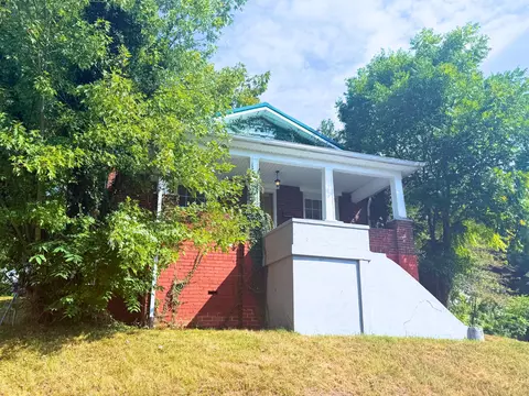 Exterior - 502 W 3rd St, Corbin, KY 40701 photo 1 of 11