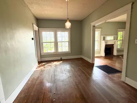 Living - 502 W 3rd St, Corbin, KY 40701 photo 4 of 6