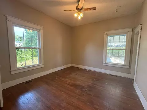Bedroom - 502 W 3rd St, Corbin, KY 40701 photo 7 of 8