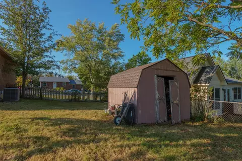 Exterior - 319 Thacker Dr, Wilmore, KY 40390 photo 3 of 10