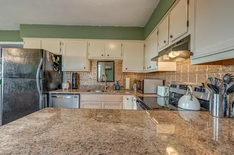 Kitchen - 319 Thacker Dr, Wilmore, KY 40390 photo 5 of 5