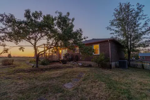 Exterior - 319 Thacker Dr, Wilmore, KY 40390 photo 5 of 10