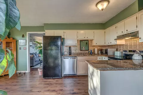 Kitchen - 319 Thacker Dr, Wilmore, KY 40390 photo 2 of 5