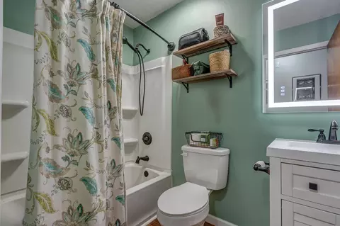 Bath - 319 Thacker Dr, Wilmore, KY 40390 photo 2 of 2