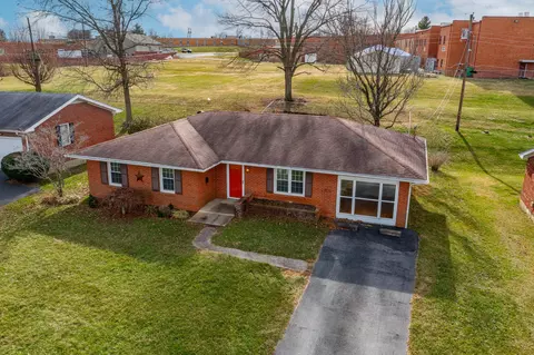 110 Pin Oak Dr, Lancaster, KY 40444
