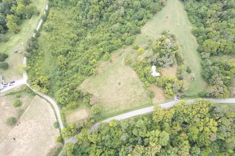1 Kissing Rdg, Nicholasville, KY 40356