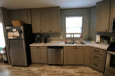 Kitchen - 11 Stella Ln, Eubank, KY 42567 photo 5 of 5