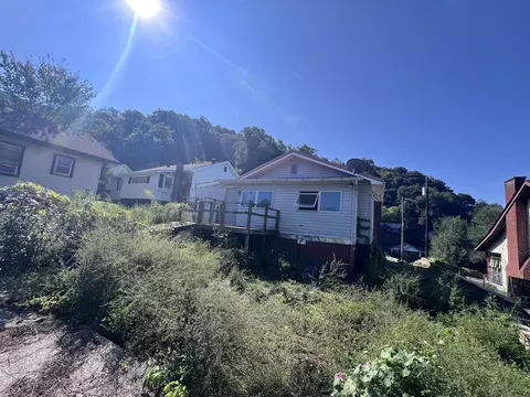 211 Oak St, Harlan, KY 40831
