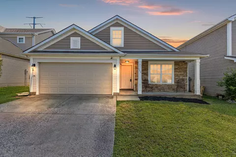988 Applecross Dr, Lexington, KY 40511
