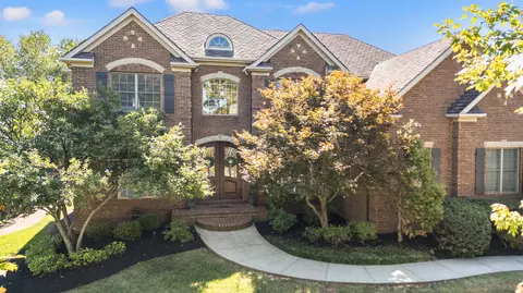 2400 Coroneo Ln, Lexington, KY 40509