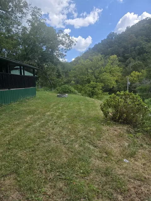 Exterior - 151 Nada Tunnel Rd, Stanton, KY 40380 photo 8 of 9