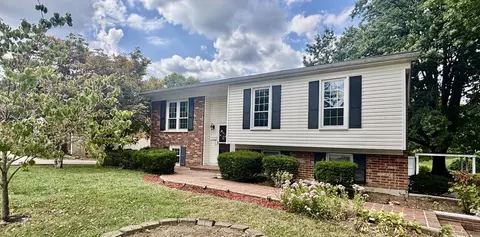 136 Valley Brook Dr, Frankfort, KY 40601