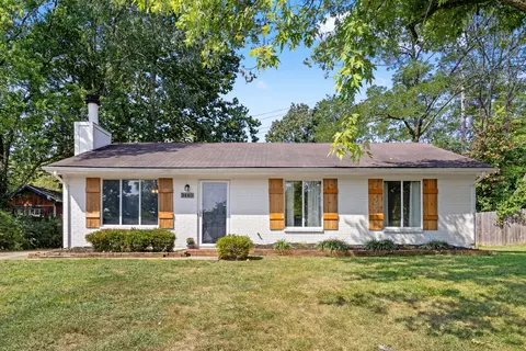 3440 Featherston Dr, Lexington, KY 40515