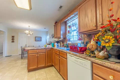 Kitchen - 297 Lisabella Ln, Eubank, KY 42567 photo 3 of 3