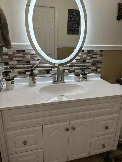 Bath - 616 Fraley Dr, Morehead, KY 40351 photo 2 of 3