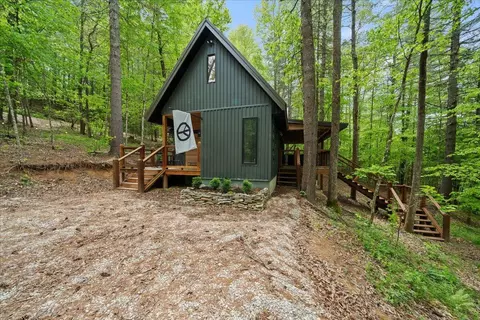 82 Firefly Ln, Campton, KY 41301