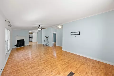 Living - 277 C Valley Dr, Berea, KY 40403 photo 5 of 6