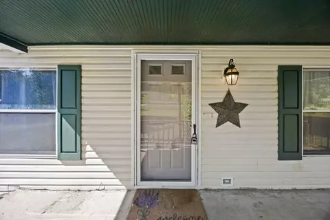 Exterior - 277 C Valley Dr, Berea, KY 40403 photo 2 of 6