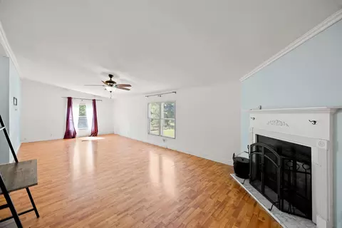 Living - 277 C Valley Dr, Berea, KY 40403 photo 4 of 6