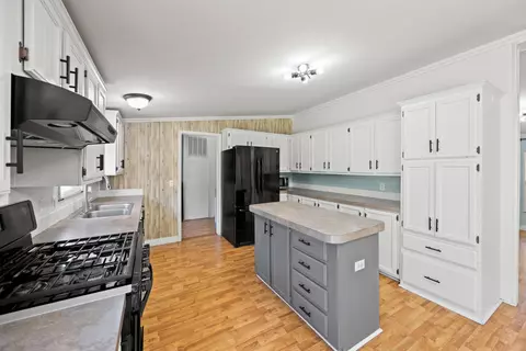 Kitchen - 277 C Valley Dr, Berea, KY 40403 photo 1 of 4